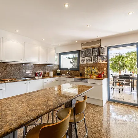 Ref 823 - Center - Duplex For Rent