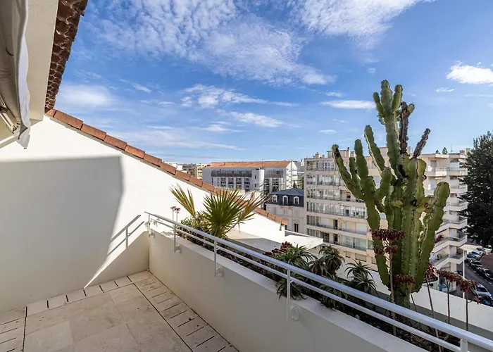 Ref 823 - Center - Duplex For Rent