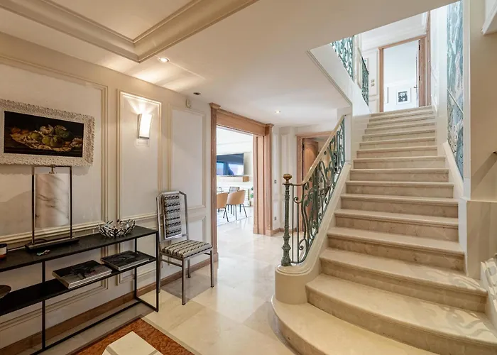 Ref 823 - Center - Duplex For Rent Cannes