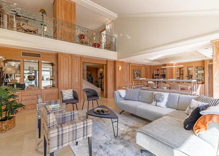 Ref 823 - Center - Duplex For Rent Lägenhet Cannes