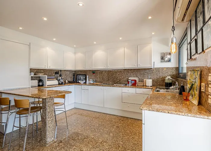 Ref 823 - Center - Duplex For Rent