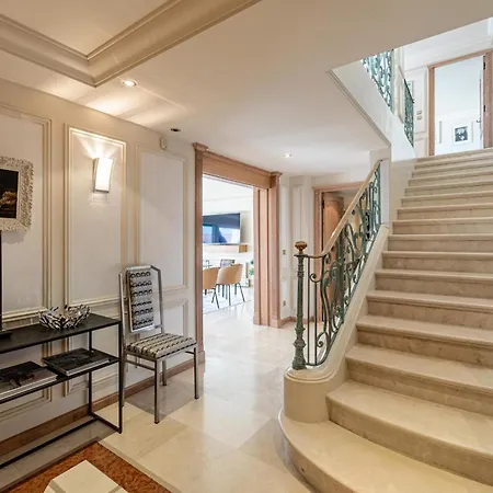 Ref 823 - Center - Duplex For Rent 戛纳